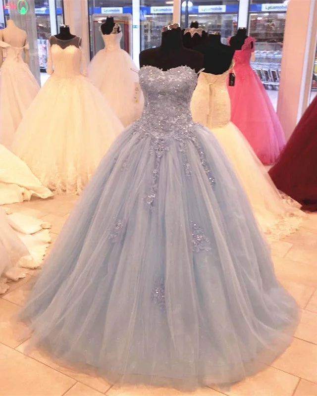 Stylish Lace Embroidery Sweetheart Tulle Ball Gowns Quinceanera Dresses Sleeveless Wedding Dress